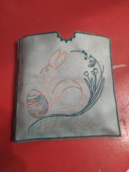 Preview: ITH - Stickdatei Schokoladenhülle Hase mit Ei